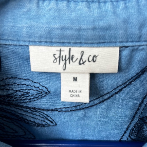 Chambray Lightweight Floral Embroidered Button Down Shirt Sz M - Picture 6 of 12